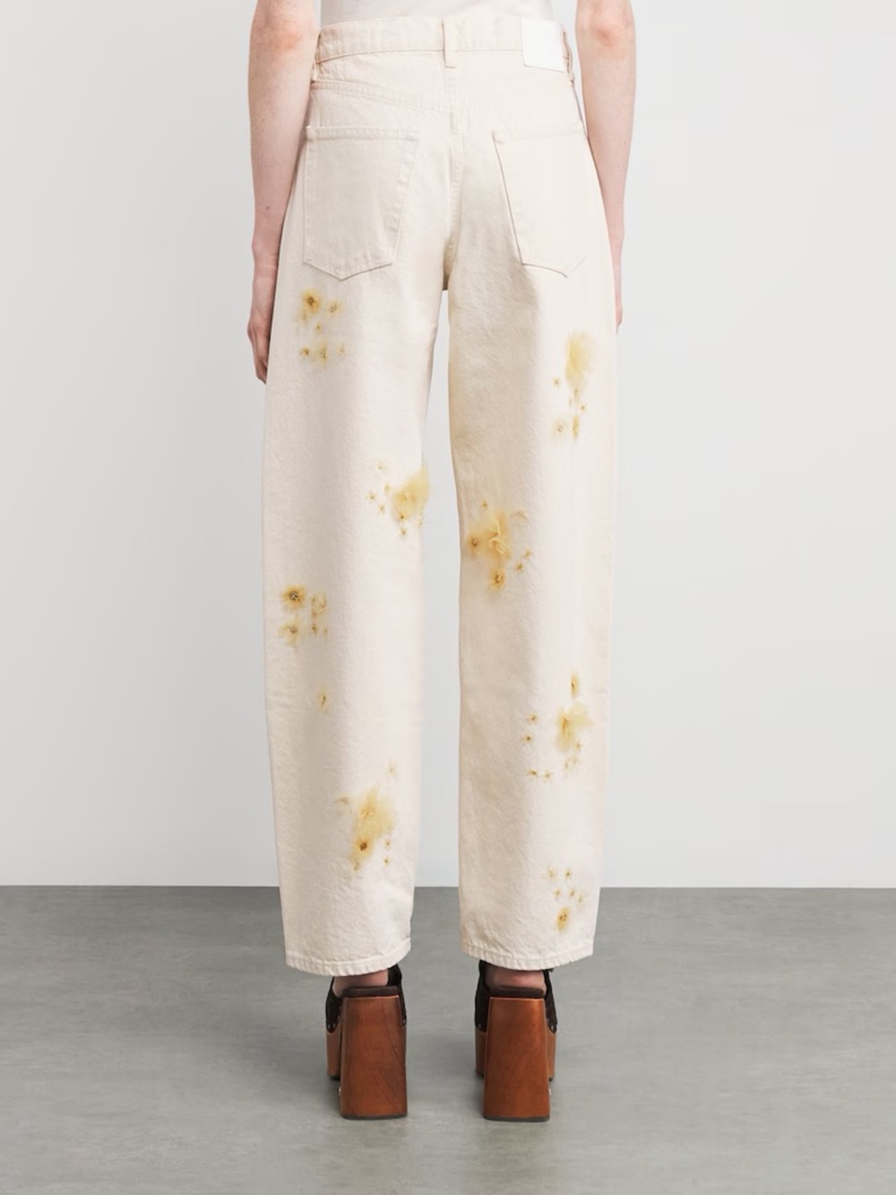 FRAME
Embellished Low-Slung Barrel Jeans - Picture 4 of 6